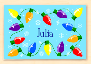 Mantel individual personalizado con luces navideñas de 18" x 12" con alfabeto
