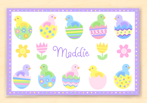 Mantel individual personalizado con pollitos y huevos de Pascua de 18" x 12" con alfabeto