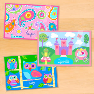 Juego de tres manteles individuales personalizados para niñas de 18" x 12" - Princesa Búhos Flores Paisley