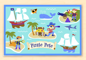 Mantel individual personalizado de piratas de 18" x 12" con alfabeto