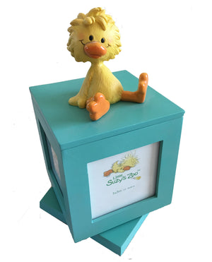Cube photo rotatif unique Little Suzy's Zoo Witzy Yellow Baby Duck Teal Blue/Green Keepsake Cadre photo pour chambre d'enfant 3,25" x 3,25"