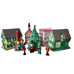 Vintage Suzy’s Zoo Christmas Village Collectible Houses Buildings Figurines By Current Catalog 1995 Suzy Spafford