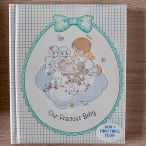 Livre de souvenirs vintage de 1995 pour bébé, souvenirs des trois premières années de bébé, cadeau de baby shower par Hallmark Cards Notre précieux bébé