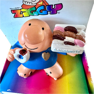 Vintage Ziggy Friendship / Valentine Figurine By Russ 2005 Heart of Gold - Better Than Doughnuts