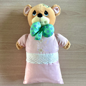 Almohada vintage con forma de oso de peluche rosa de 15" de Precious Moments, nueva, con lazo y bolsillo oculto, coleccionable de 1999