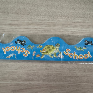 Bandes de décoration d'école vintage neuves Suzy's Zoo 12 CT Poisson L'ÉCOLE EST COOL 2" x 37 FT Fenêtre Mur Tableau d'affichage Porte Enseignant Produit de salle de classe