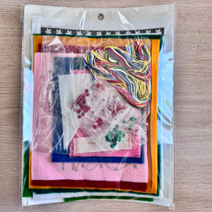 Kit de medias de fieltro de 18" para decorar el árbol de Navidad con Winnie The Pooh y Piglet de Disney, con lentejuelas, cuentas y bordados, manualidad vintage personalizada y poco común