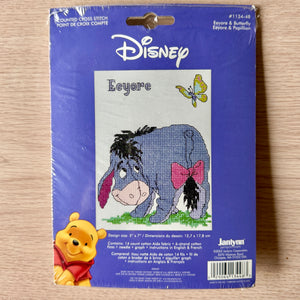 Kit de point de croix compté vintage Disney Winnie l'ourson Bourriquet et papillon ou instructions de modèle de graphique PDF 7" x 5" Janlynn 2005