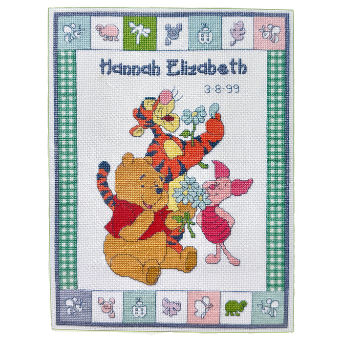 Kit de point de croix compté vintage Disney Winnie l'ourson « Bienvenue bébé » ou modèle de tableau PDF Souvenir de naissance de bébé Échantillon de disque 11" x 14" Amis Tigrou Porcinet avec fleurs 1132-23 2002