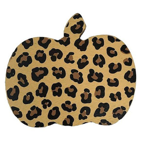 Decoración otoñal moderna con estampado de leopardo, calabazas de peluche y letreros, cuadros de búfalo, blanco y negro