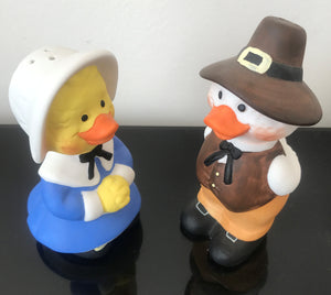 Suzy's Zoo Vintage Thanksgiving Salt & Pepper Shakers 2-Piece Collectible Figurine Set