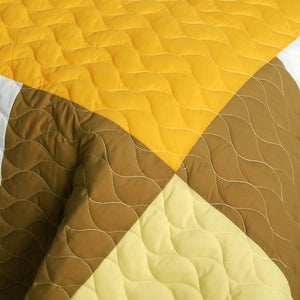 Brown Tan Yellow & White Teen Bedding Full/Queen Quilt Set - Detail
