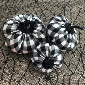 Conjunto de 3 piezas de tela a cuadros con calabazas de peluche y decoración otoñal, estampado de cuadros vichy en blanco y negro