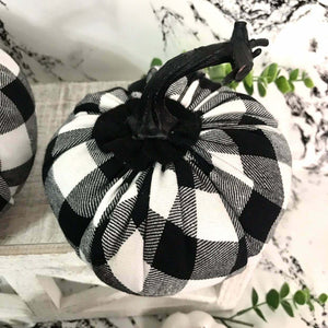 Conjunto de 3 piezas de tela a cuadros con calabazas de peluche y decoración otoñal, estampado de cuadros vichy en blanco y negro